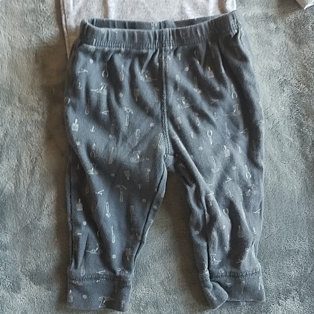 Carter's Outfit - Picture 3 of 4
